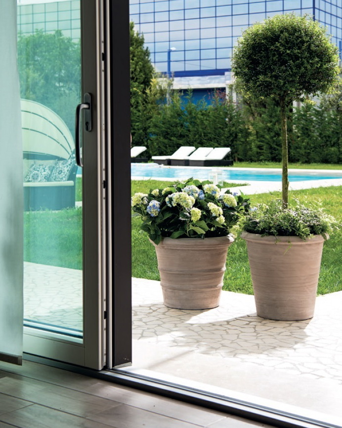 Вазоны из глины Галестро