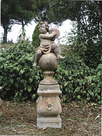 Скульптура Putto con piatti su sfera Italgarden Италия, материал композитный мрамор